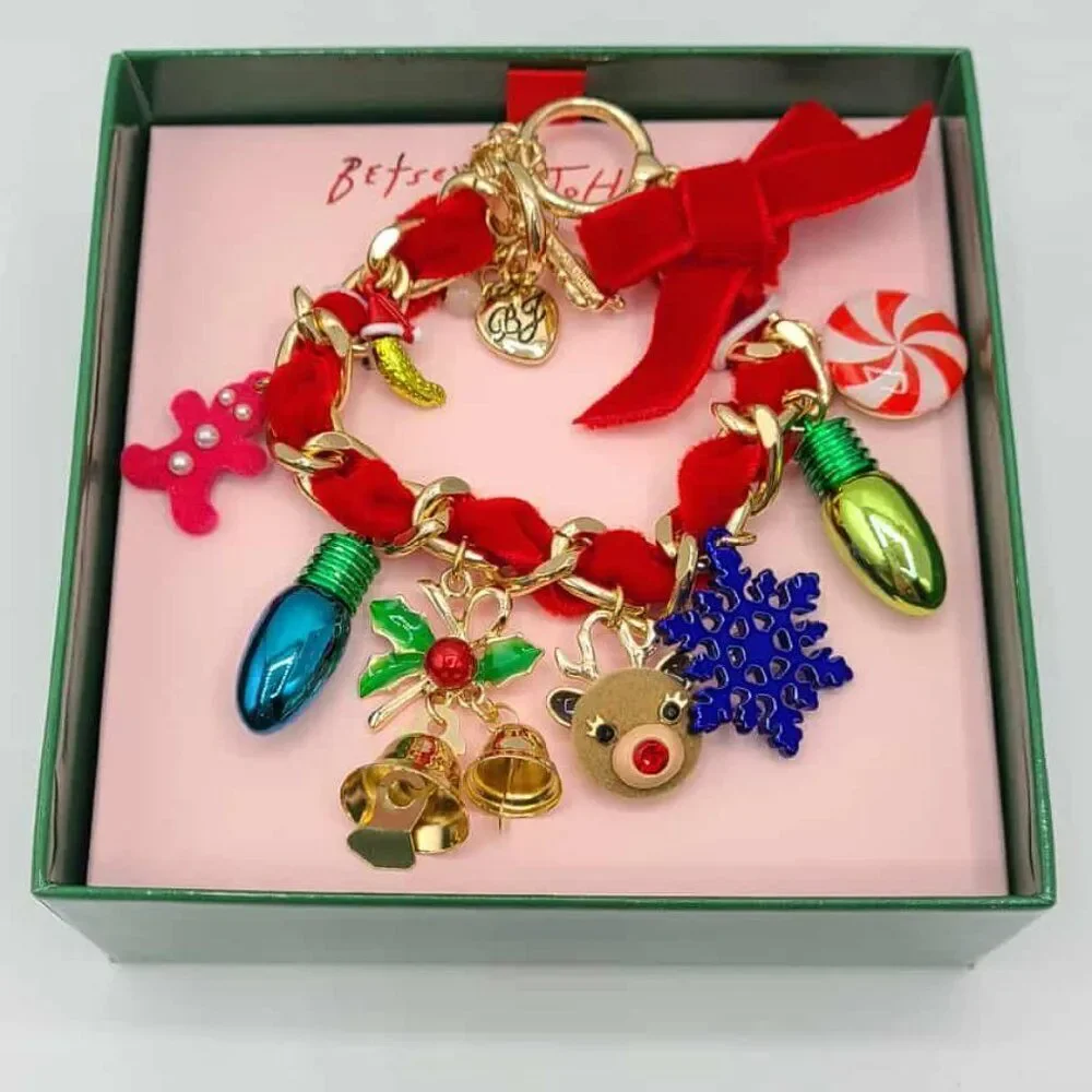 Betsey Johnson Santa Baby Charm Bow Bracelet NEW!  NWT!